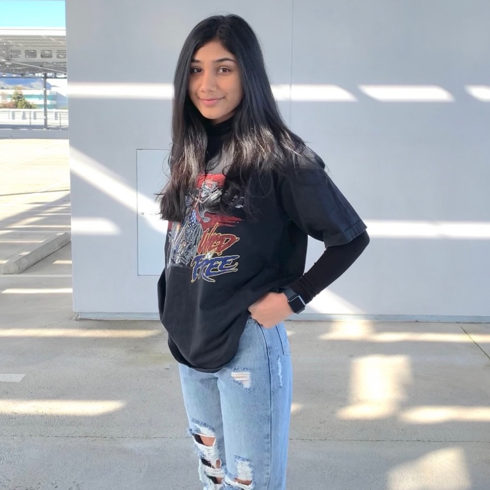 Meet your Posher, Ariya